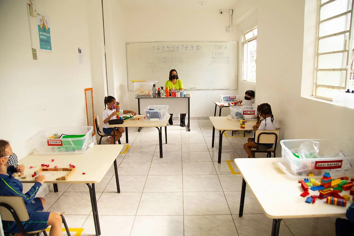 Sala de aula e ambiente educativo da Creche Oásis